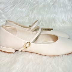 CHARLES & KEITH ラウンドトゥ メリージェーン - チョーク シューズの画像