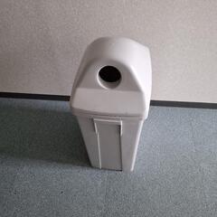 グレー 丸穴付き 分別ゴミ箱（45L相当）の画像