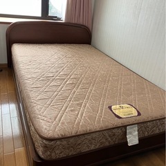 セミダブルベッド