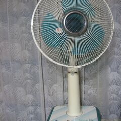 レトロ扇風機の画像