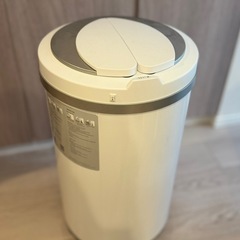 ZitA CIRCLE 自動ゴミ箱の画像