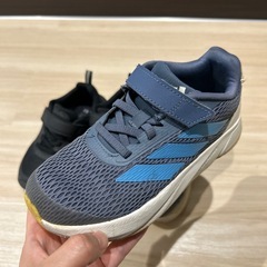 キッズ　スニーカー　19.0の画像