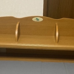 学習机の卓上棚、椅子、デスクマットの3点の画像