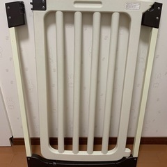 【値下げしました】日本育児　ベビーゲート　ファミリーゲイト　67〜90の画像
