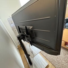 【キャンセル（相手都合）がでたため再掲】テレビ台付き55インチ4K対応テレビの画像