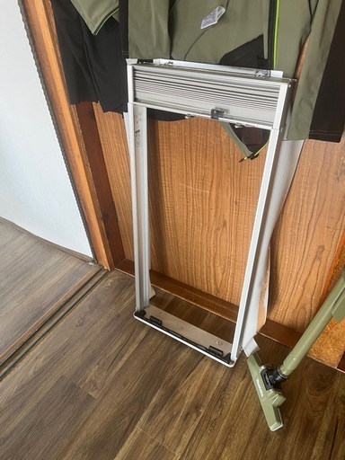 コイズミ窓用エアコン美品
