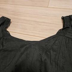 新品タグ付き☆黒いブラウスの画像