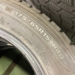 無料タイヤ　175/65R15の画像