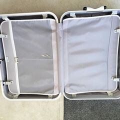 ハードスーツケース　中古の画像