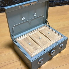 昭和レトロ金庫の画像
