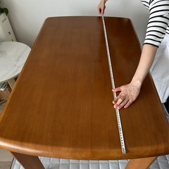ダイニングテーブルの画像