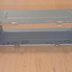美品 1DINカーオーディオ取り付け枠の画像