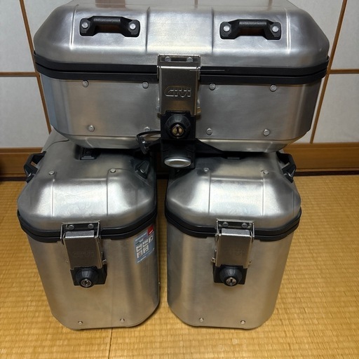 GIVI アルミパニアケース トップケース、パニアケースセット　ドロミテ