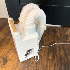 美品 アイリスオーヤマふとん乾燥機 カラリエ ツインノズル FK-W2-Wの画像