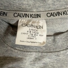 Calvin Klein トップスの画像