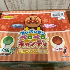 ⑰お菓子　アンパンマン　ペロペロキャンディ　25本　メロンソーダ&コーラ　棒付きあめ　アミューズメント専用の画像