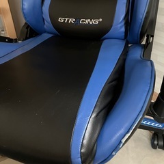 取引中。ゲーミングチェア　青色中古　リクライニングも可能。の画像