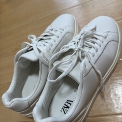 ZARA スニーカーの画像