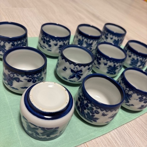 青白磁 子供の図柄　食器　全25セットづつあります！
