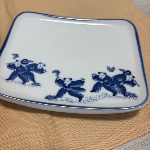 青白磁 子供の図柄　食器　全25セットづつあります！