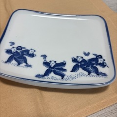 青白磁 子供の図柄　食器　全25セットづつあります！の画像