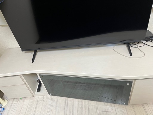 【美品】ニトリ コーナー有効活用 流線形テレビ台（右寄せタイプWH）取りに来てくれる方へ