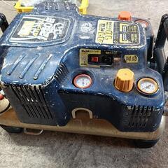 【ジャンク】MAXエアーコンプレッサー AK-HL1210Eの画像