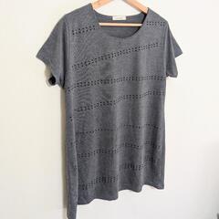 associer レディース 半袖チュニック 3L グレー ラインストーンの画像