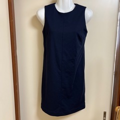 【未使用に近い】UNIQLOネイビーシンプルワンピース