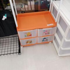 ★ジモティー割あり★キッズチェストハンガープーさん　WH/OR　高さ(H)140×幅 (W)60× 奥行(D)35.5(cm)の画像
