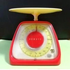 キッチンスケール 2kgと仕分けケースの画像