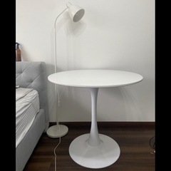 IKEA フロアランプの画像