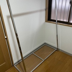 ハンガーラックの画像