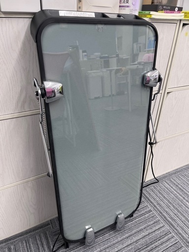 ツインバード ズボンプレッサー パンツプレス 自立式 スタンド式 消臭 ガラス 簡単 縦型 ブラック SA-D719B