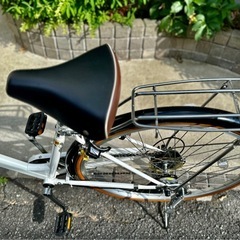 シティサイクル自転車VIDA 27インチ　ホワイト　ギア付きの画像