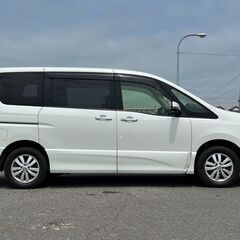 AMK.compaany大決算セール開催！！ローンがご不安な方お気軽にお問合せください！！　どなたでも審査可能です！お気軽にご相談ください！！ H26年　日産　セレナ　４WD　ハイウェイスターアドバンスドセーフティパッケージ 　の画像