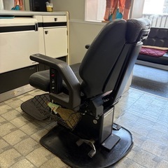 【中古】理容　電動
椅子の画像