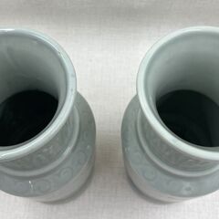【B117】仏具/花瓶/青磁/唐草/投入/高さ約25cm/2点セット/仏壇/仏花/花器/陶器/お盆/お彼岸/お墓参り/供養の画像