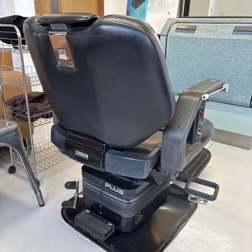 【中古】理容　電動
椅子