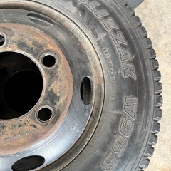トラック用　タイヤ　6本の画像