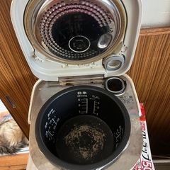 炊飯器の画像