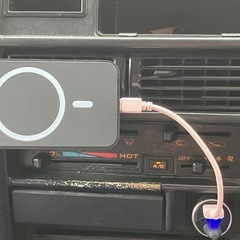 【新品未使用】マグネット式 車載ワイヤレス充電器 15W 急速充電対応 黒①の画像