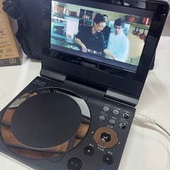 東芝 ワンセグ対応 ポータブル DVD プレーヤー SD-P73DTW 付属品完備 動作確認済 キャリーバッグ•元箱付属 ポータロウ 中古品 ③の画像