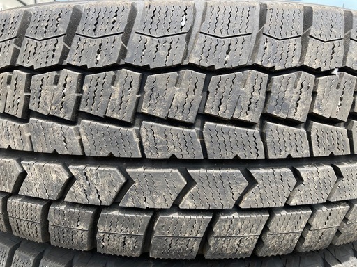 DUNLOP 205/65R16 24年製　冬タイヤ