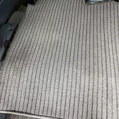 トヨタアルファード30後期2列目フロアマットの画像