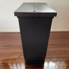 【問い合わせ中】ニトリ 45Lゴミ箱の画像