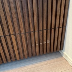 テレビボードとテレビの画像