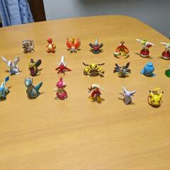 ポケモンのカード、フィギュア、ゲームようのパック、アルミケースの画像