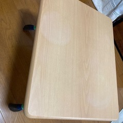 【週末セール】ニトリ　折りたたみコンパクトデスク　ロータイプの画像