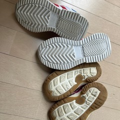 adidasスニーカー(キティちゃんコラボ)とKEENのサンダル　17cmの画像